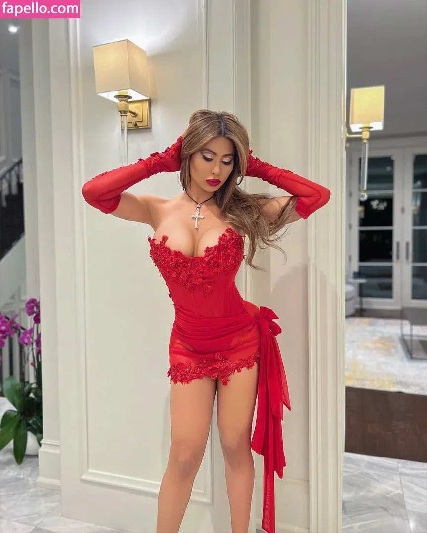 Amelia Maltepe Onlyfans Photo Gallery 