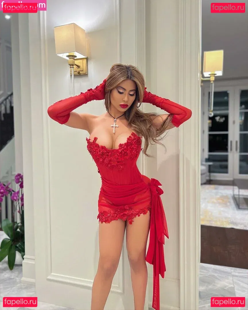 Amelia Maltepe Onlyfans Photo Gallery 