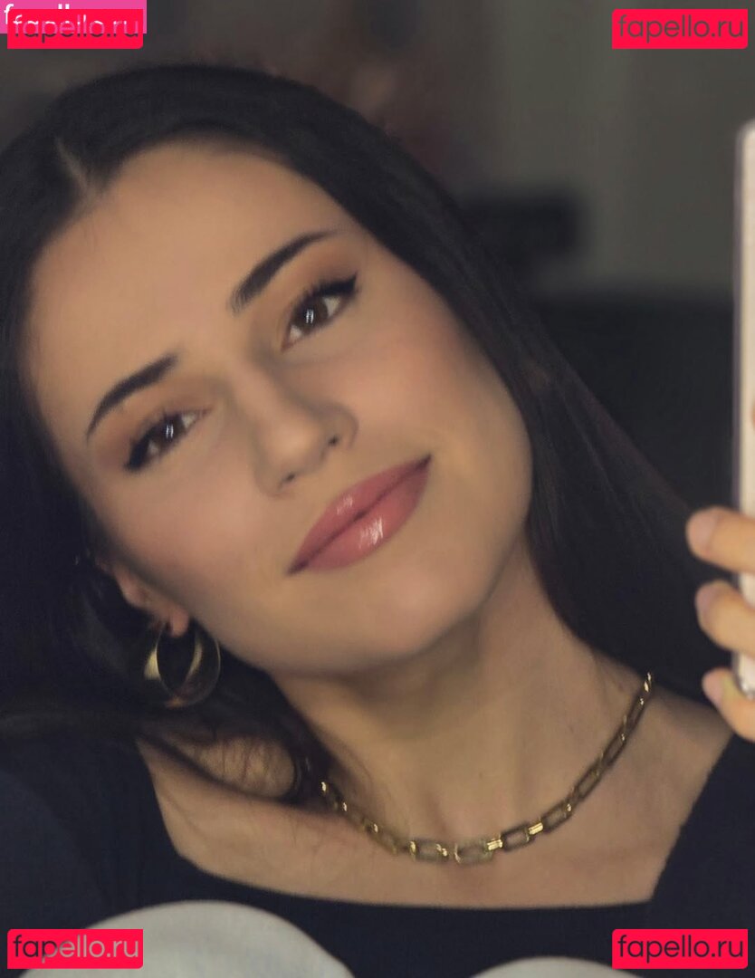 ailaughatmyownjokes Nude Onlyfans Photo 6