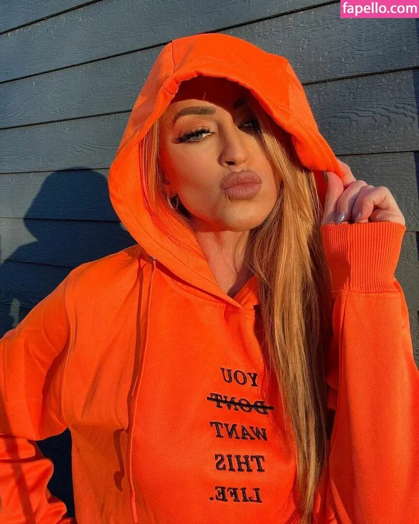 Danielle Moinet Onlyfans Photo Gallery 