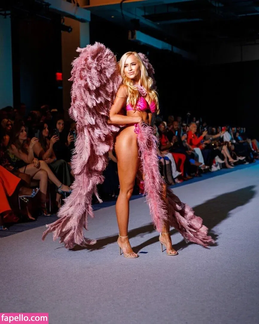 Danielle Moinet Onlyfans Photo Gallery 