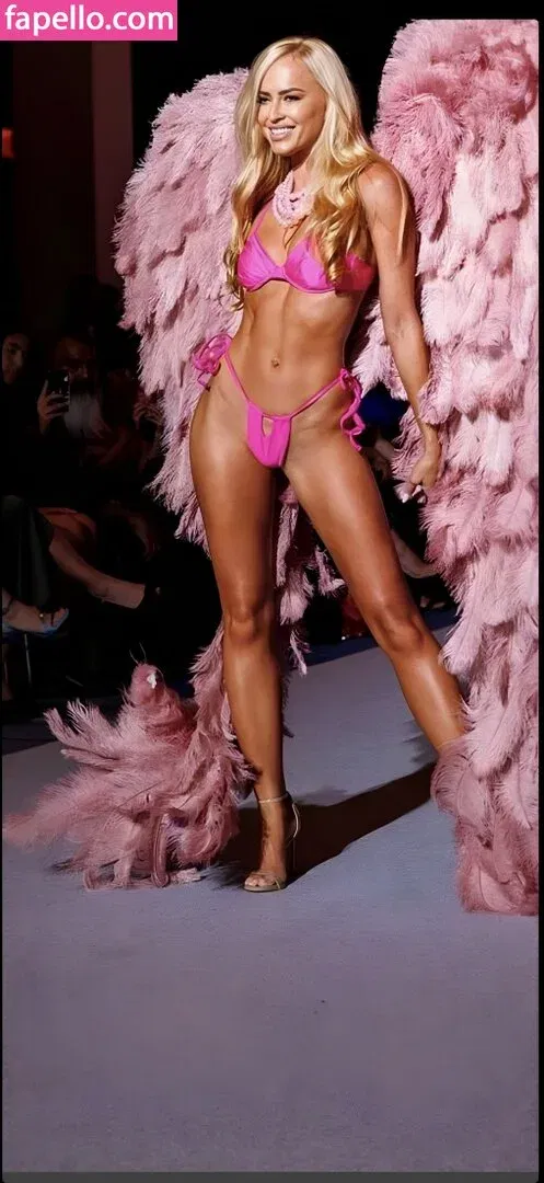 Danielle Moinet Onlyfans Photo Gallery 