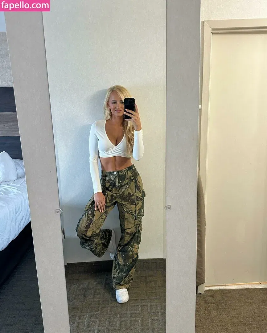 Danielle Moinet Onlyfans Photo Gallery 