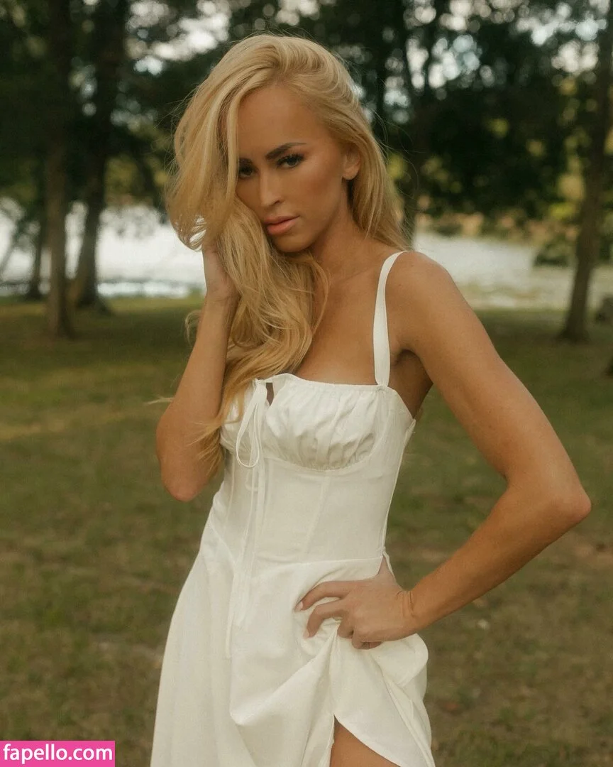 Danielle Moinet Onlyfans Photo Gallery 