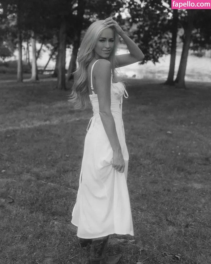 Danielle Moinet Onlyfans Photo Gallery 