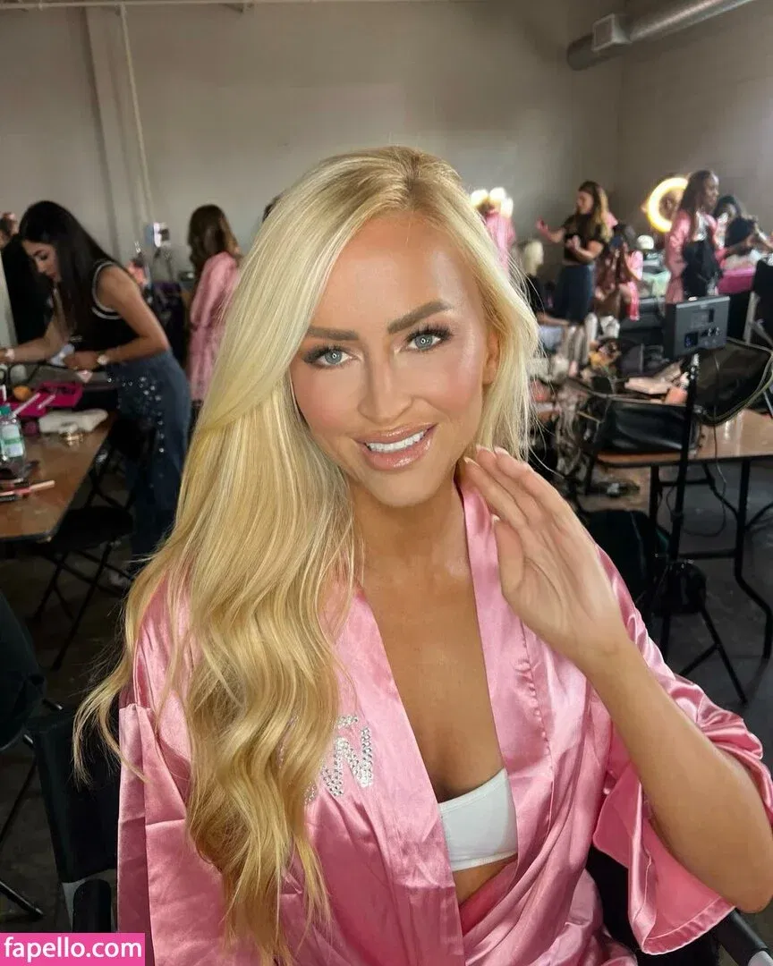 Danielle Moinet Onlyfans Photo Gallery 