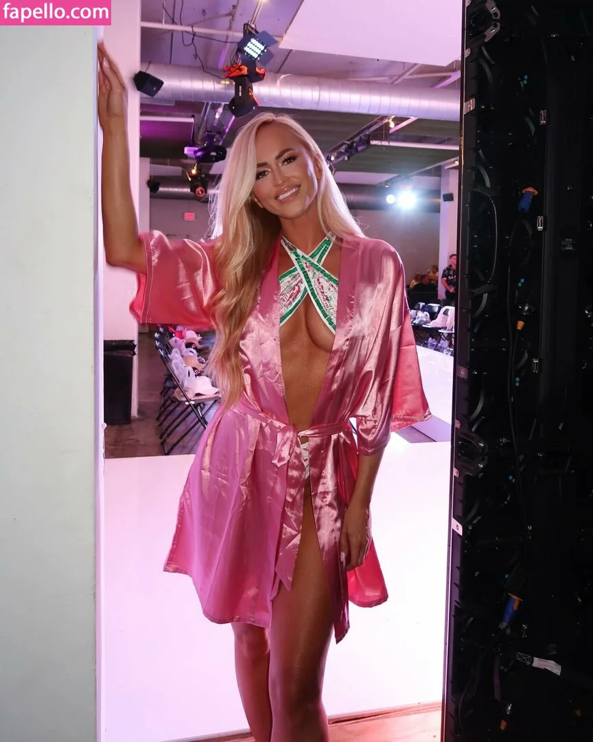 Danielle Moinet Onlyfans Photo Gallery 