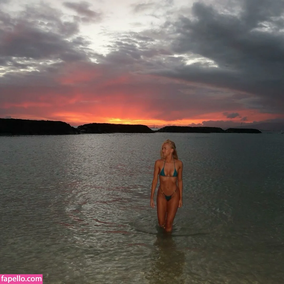 Danielle Moinet Onlyfans Photo Gallery 