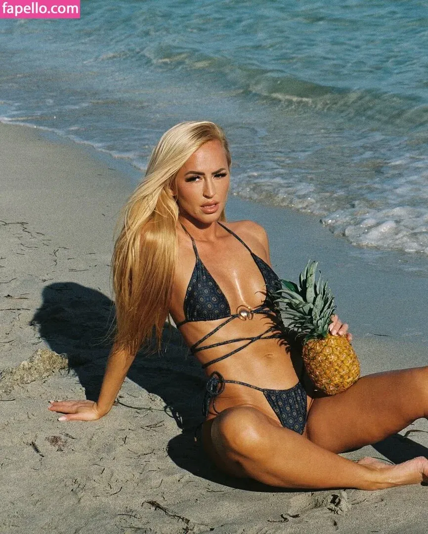 Danielle Moinet Onlyfans Photo Gallery 