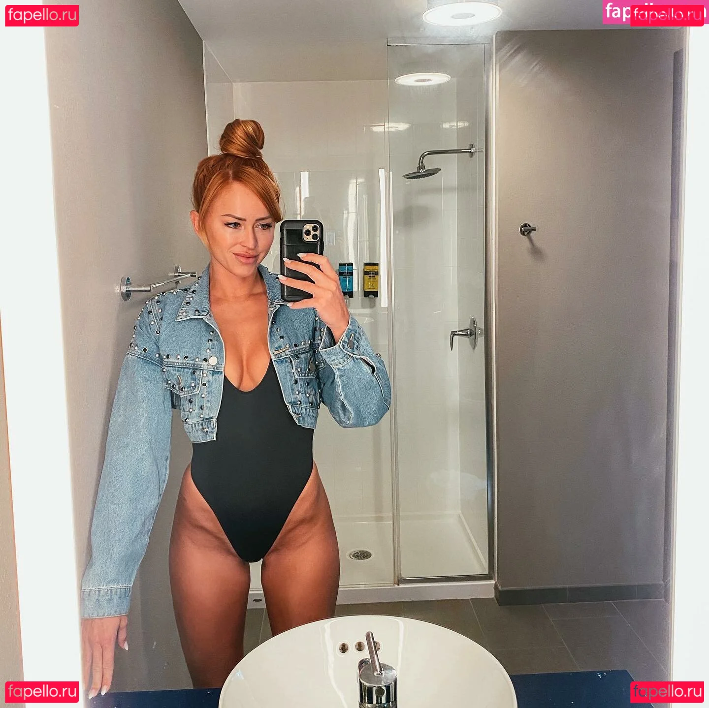 Danielle Moinet Onlyfans Photo Gallery 