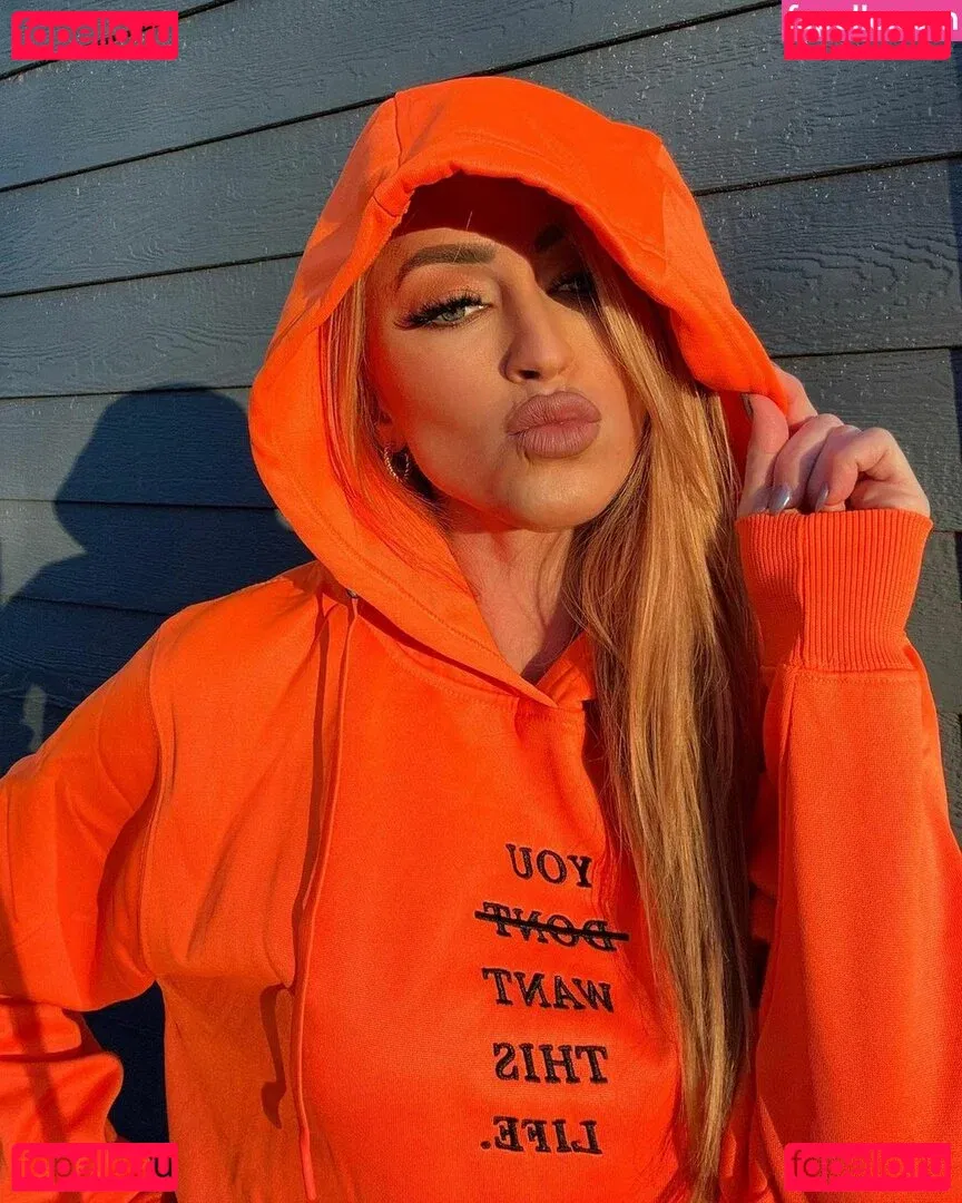 Danielle Moinet Onlyfans Photo Gallery 