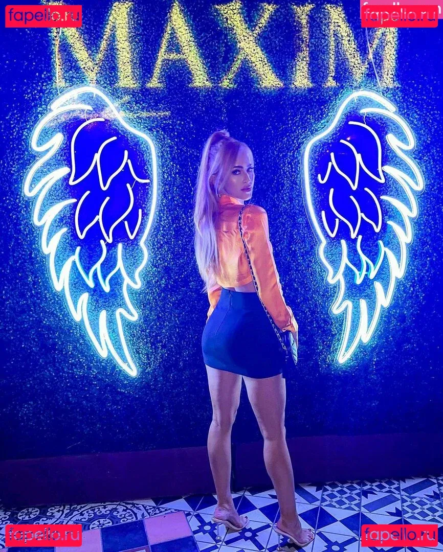 Danielle Moinet Onlyfans Photo Gallery 