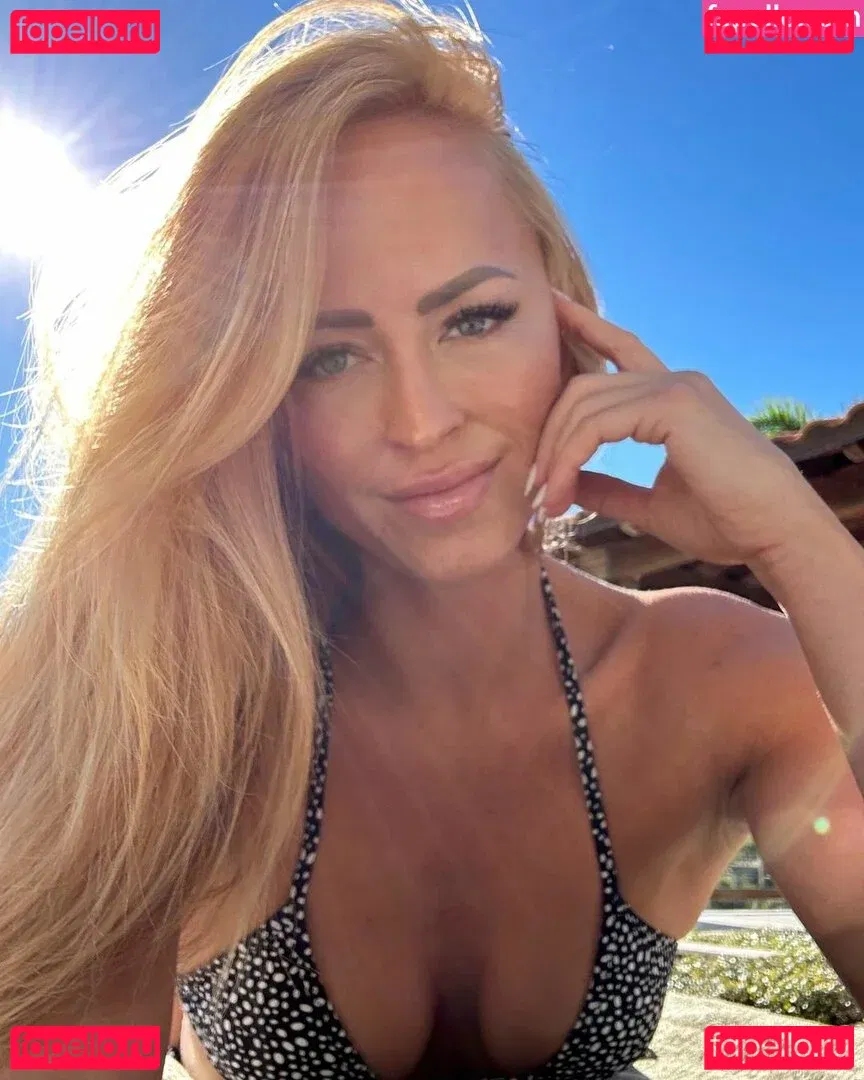 Danielle Moinet Onlyfans Photo Gallery 