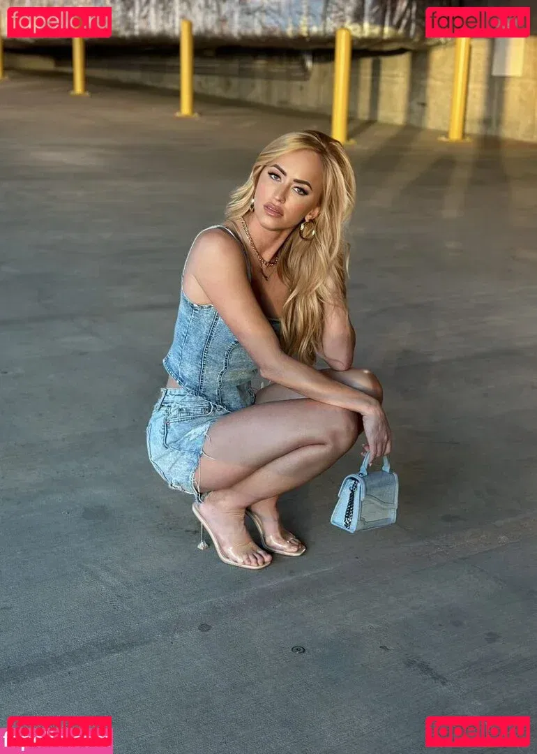 Danielle Moinet Onlyfans Photo Gallery 