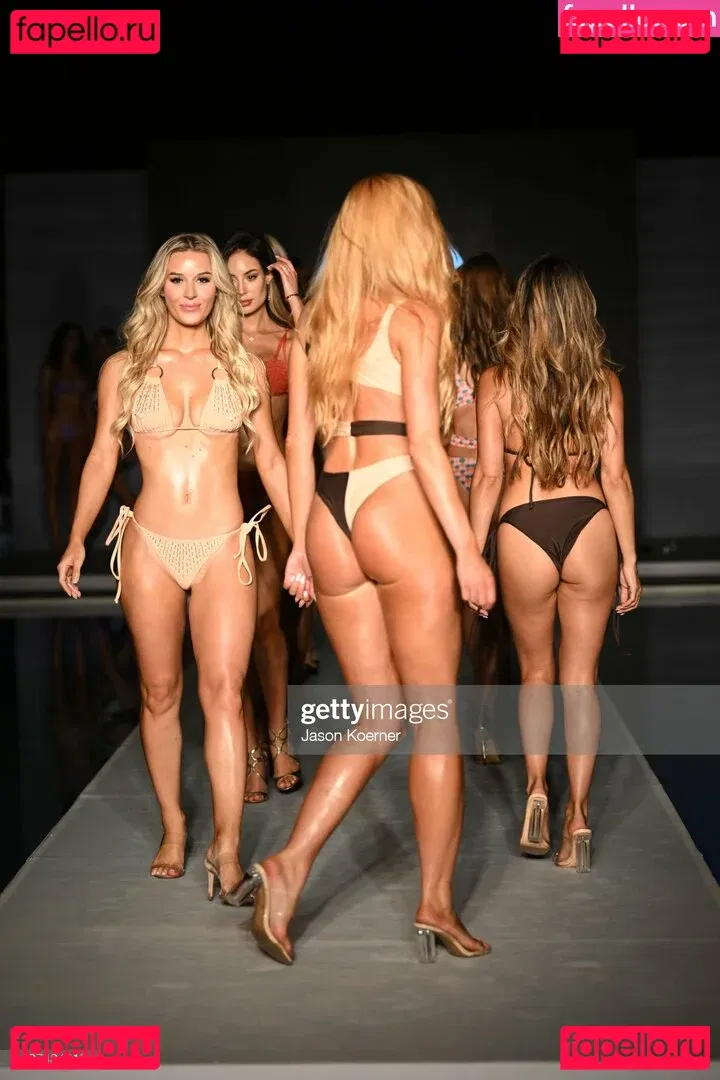 Danielle Moinet Onlyfans Photo Gallery 