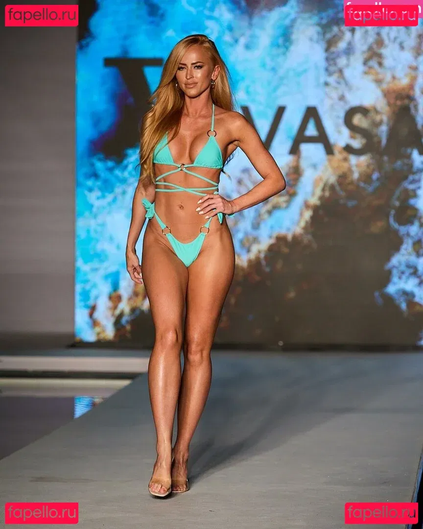 Danielle Moinet Onlyfans Photo Gallery 