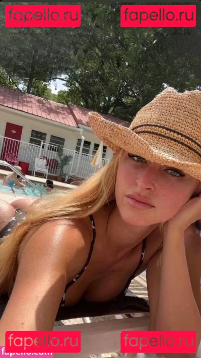 Danielle Moinet Onlyfans Photo Gallery 