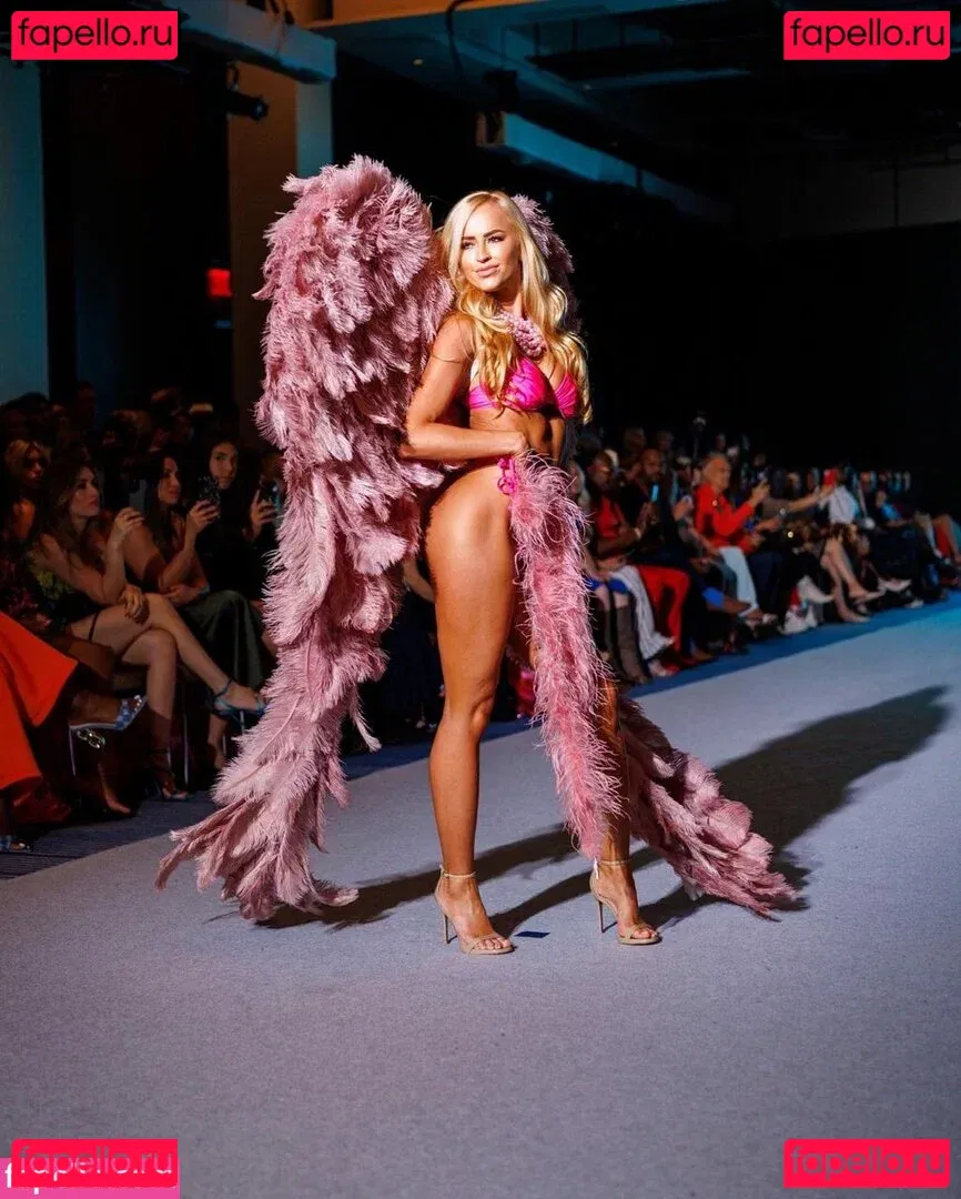 Danielle Moinet Onlyfans Photo Gallery 