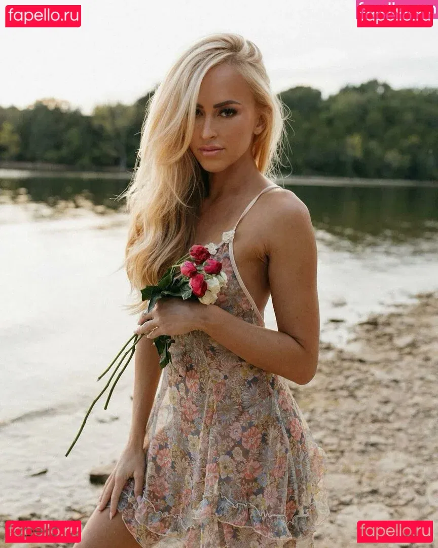 Danielle Moinet Onlyfans Photo Gallery 