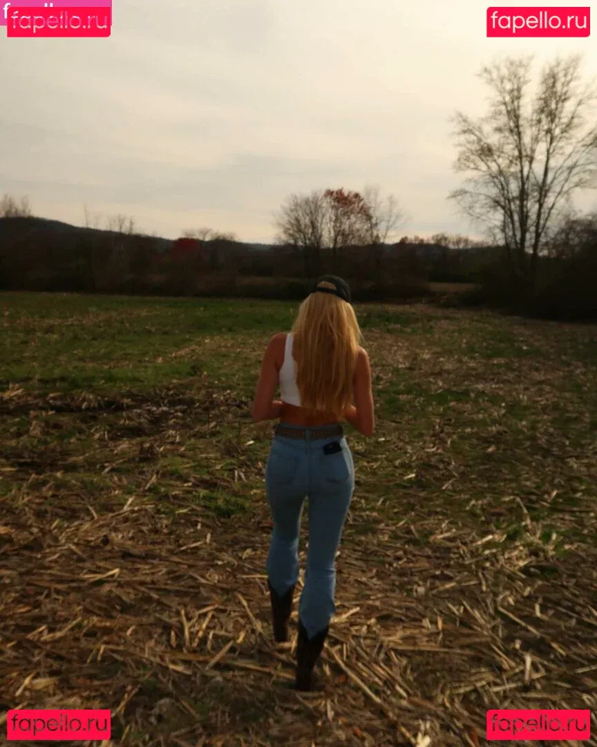 Danielle Moinet Onlyfans Photo Gallery 