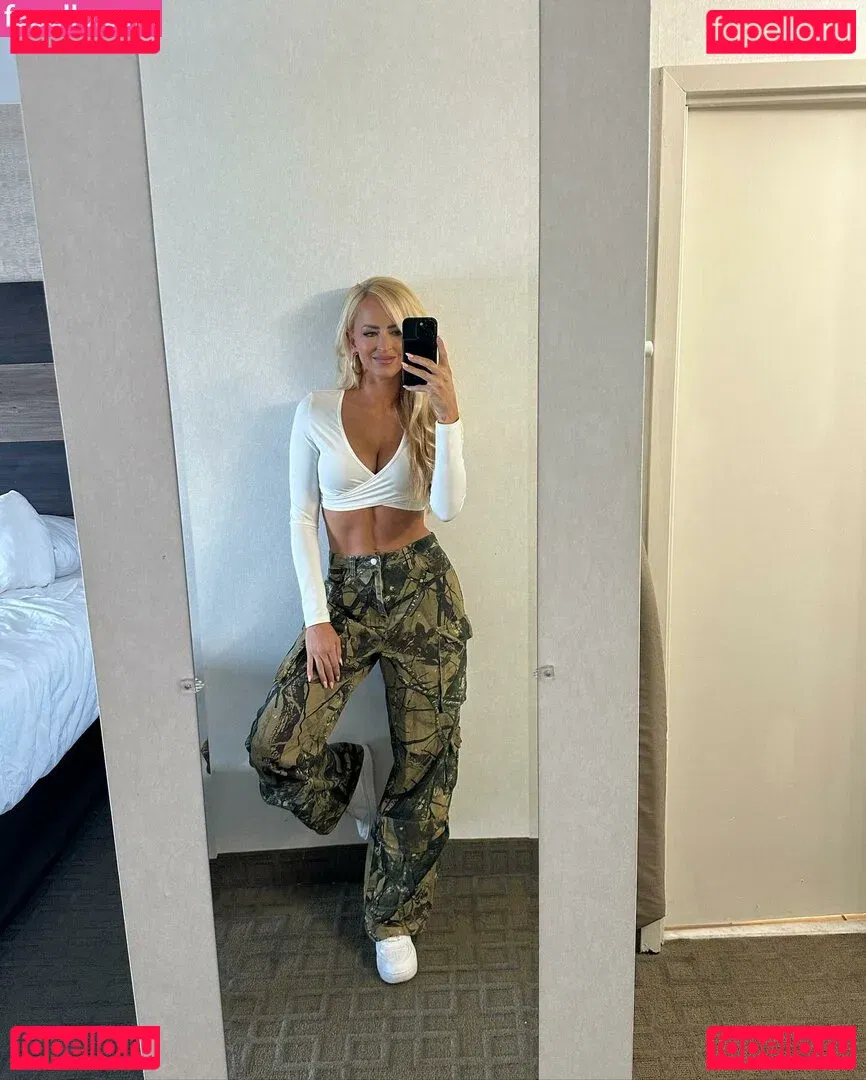 Danielle Moinet Onlyfans Photo Gallery 