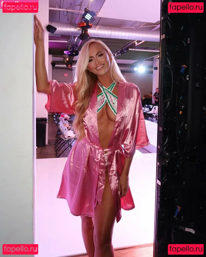 Danielle Moinet Onlyfans Photo Gallery 