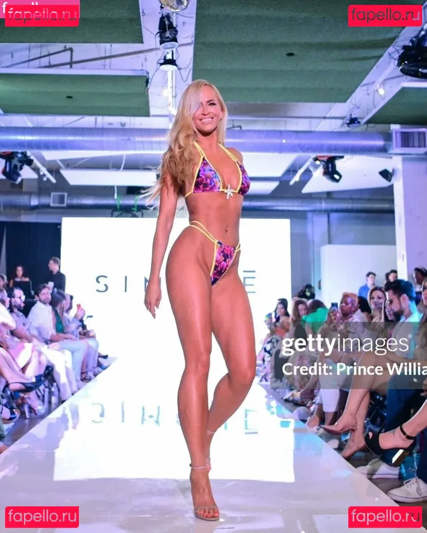 Danielle Moinet Onlyfans Photo Gallery 