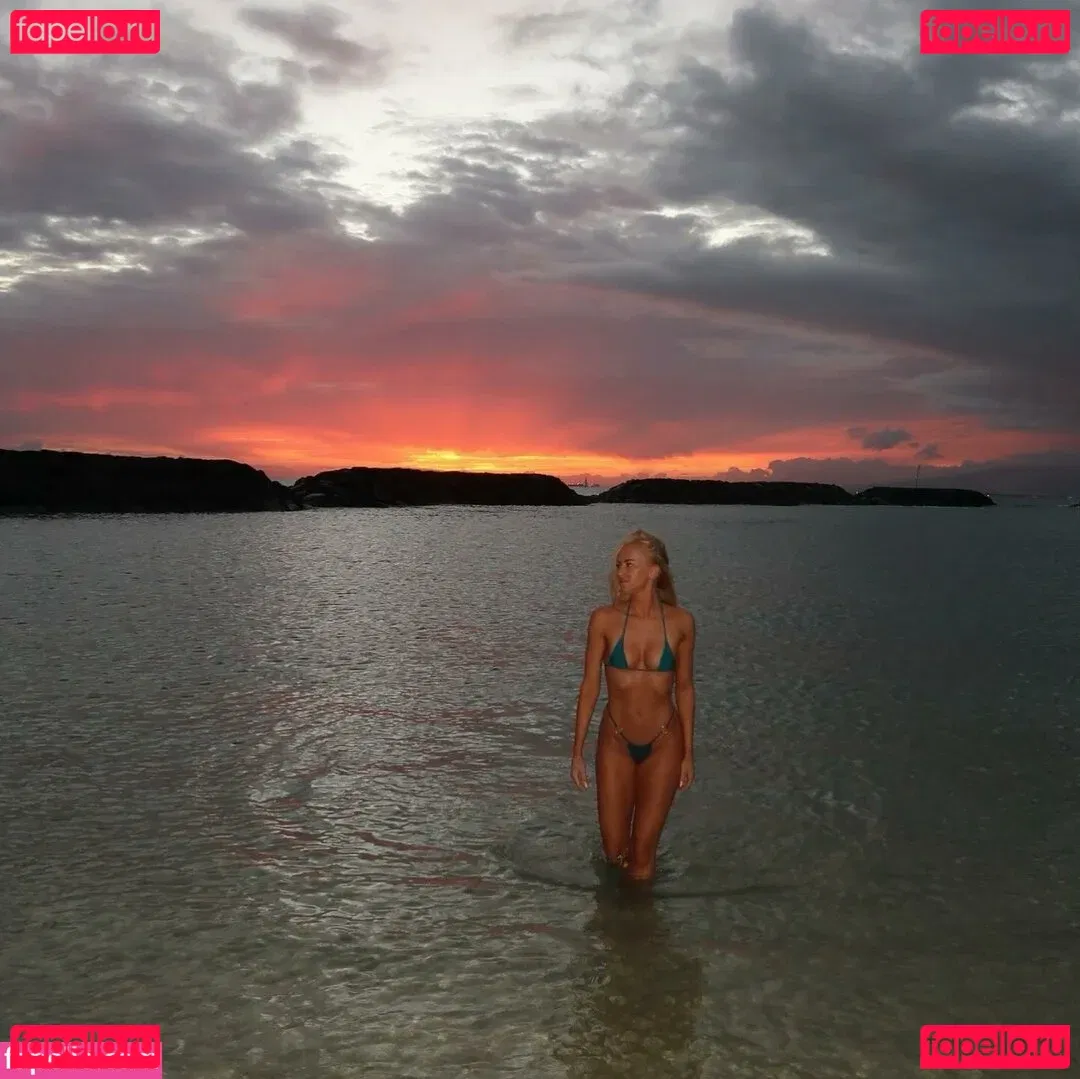 Danielle Moinet Onlyfans Photo Gallery 