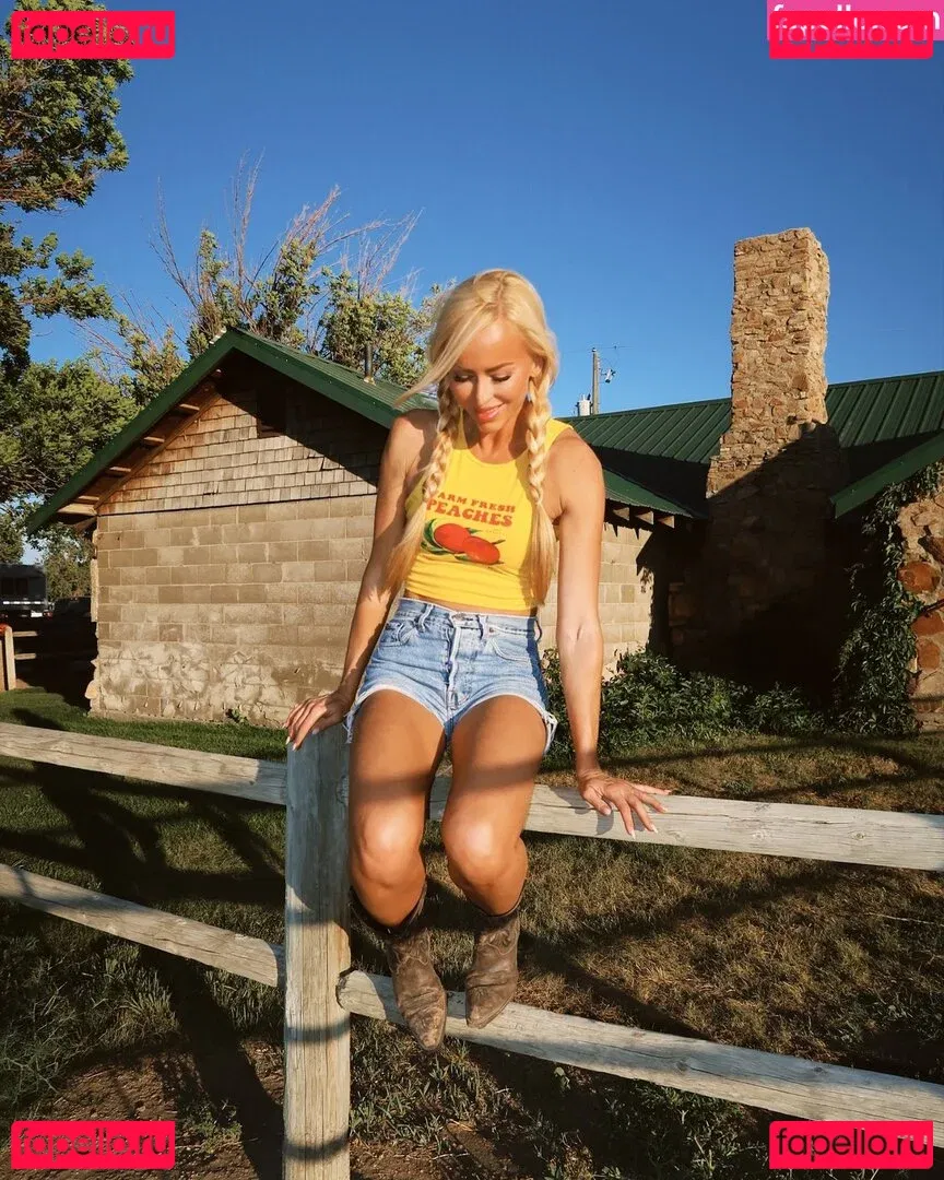 Danielle Moinet Onlyfans Photo Gallery 