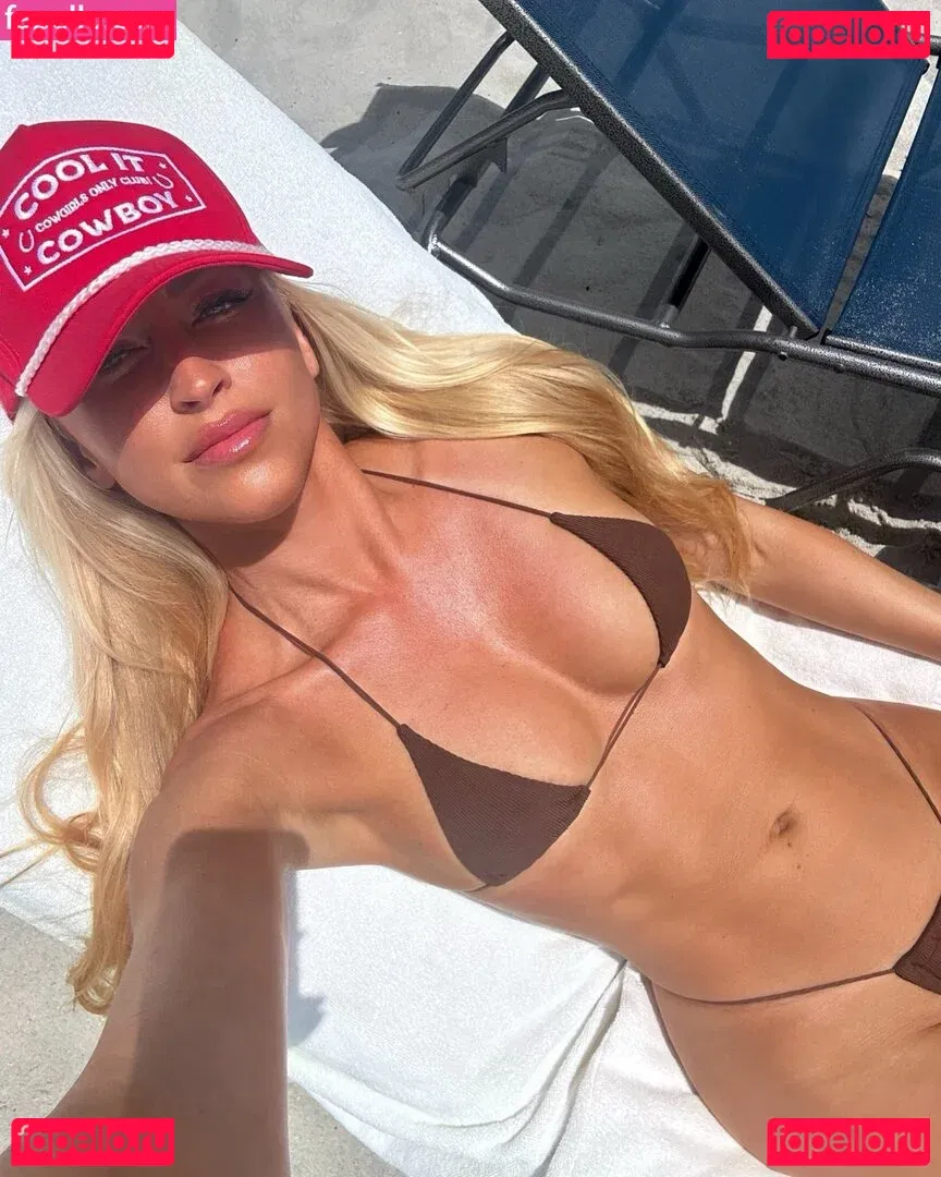 Danielle Moinet Onlyfans Photo Gallery 