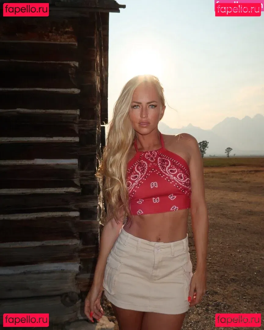 Danielle Moinet Onlyfans Photo Gallery 