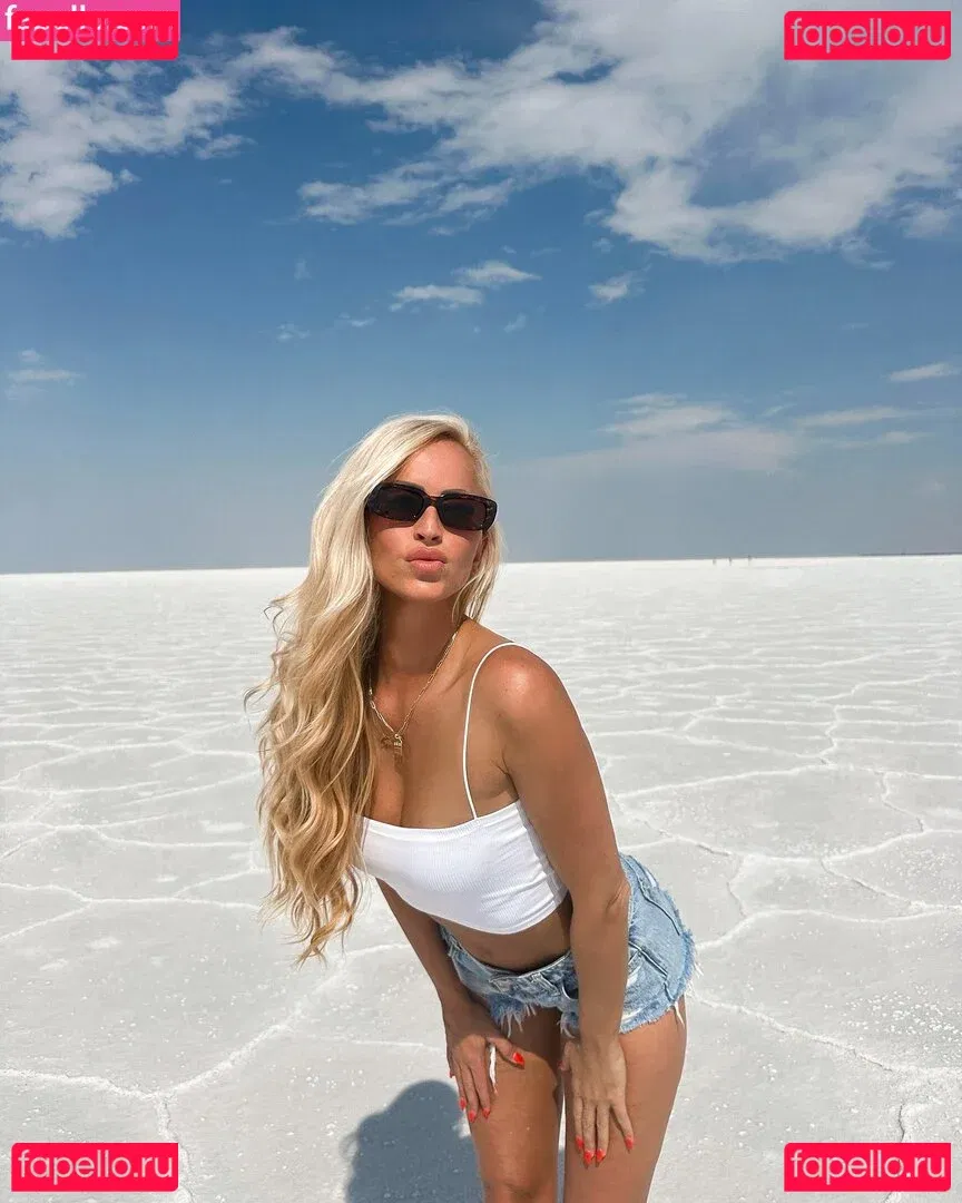 Danielle Moinet Onlyfans Photo Gallery 