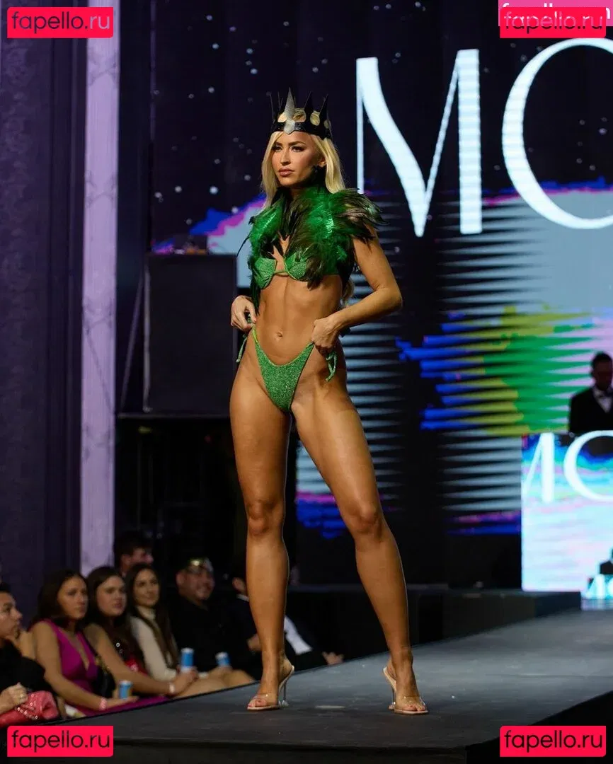 Danielle Moinet Onlyfans Photo Gallery 