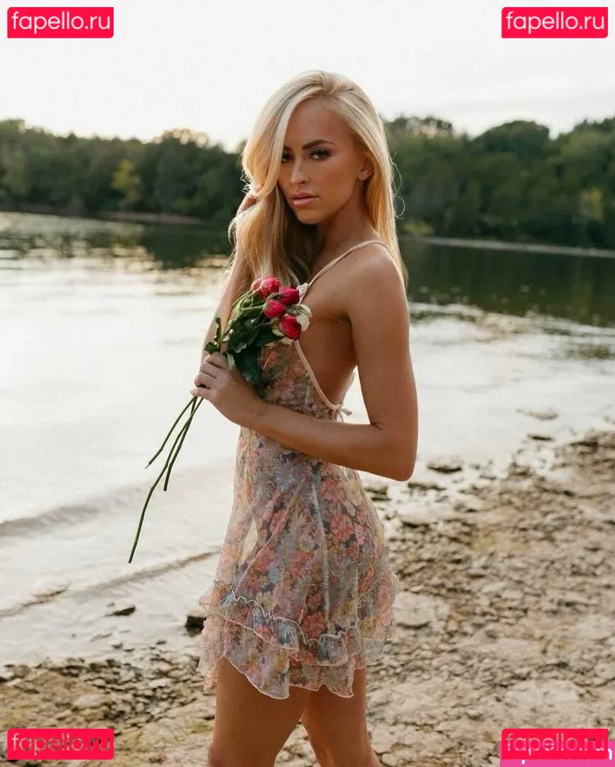 Danielle Moinet Onlyfans Photo Gallery 