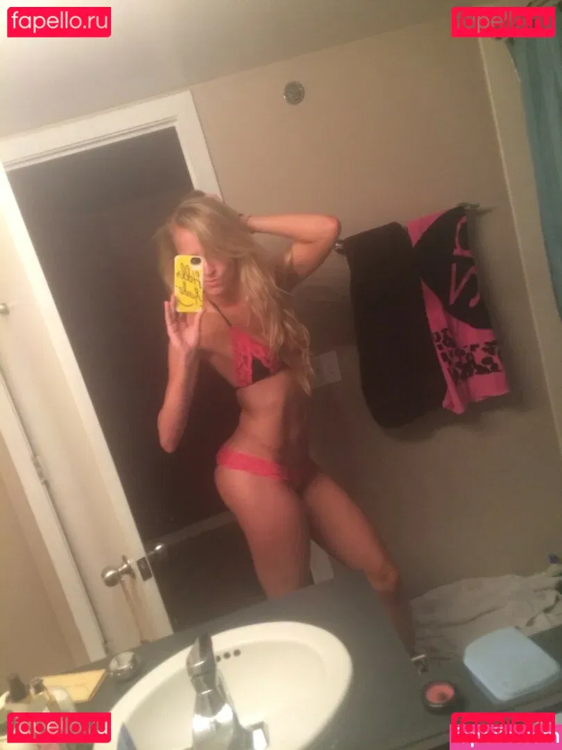 Danielle Moinet Onlyfans Photo Gallery 