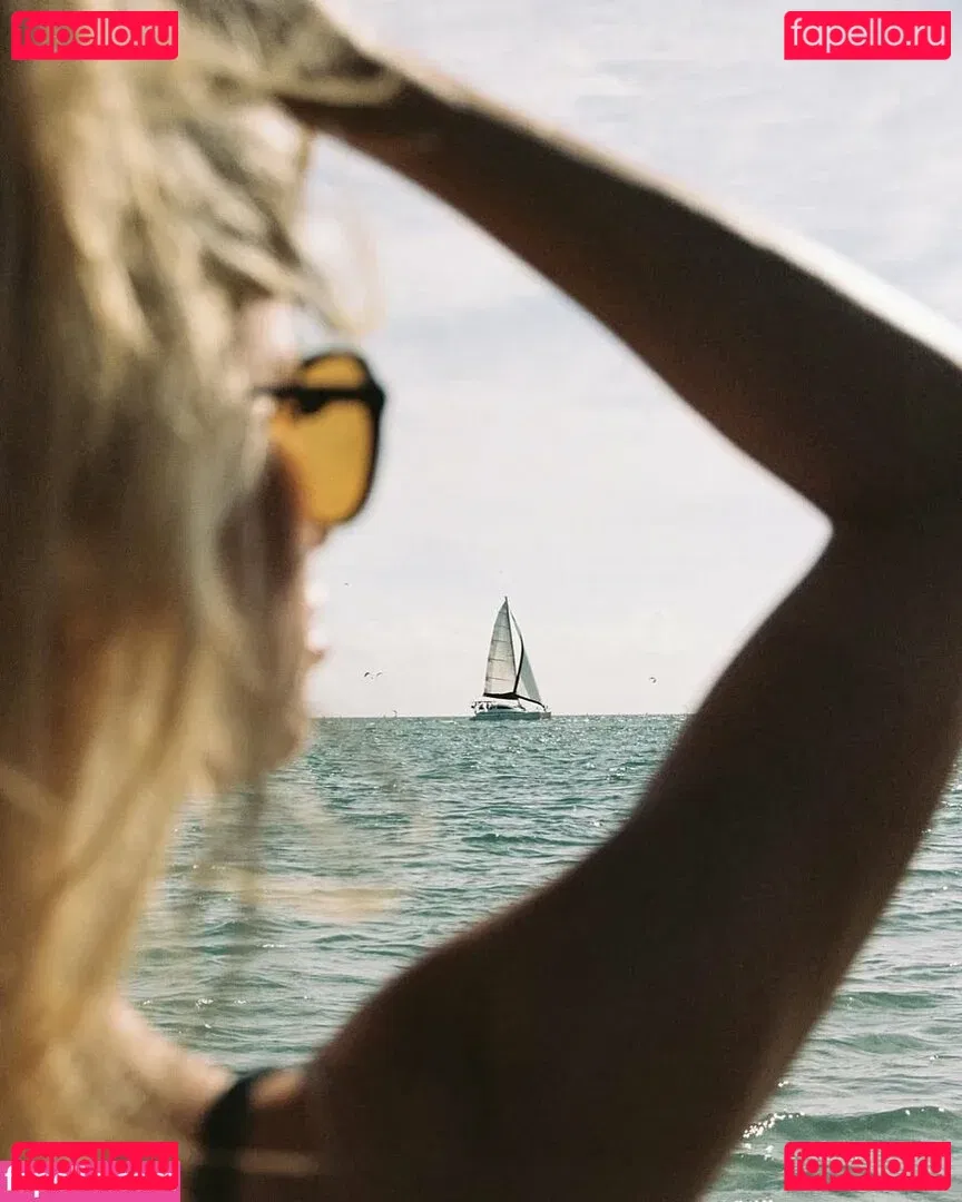 Danielle Moinet Onlyfans Photo Gallery 