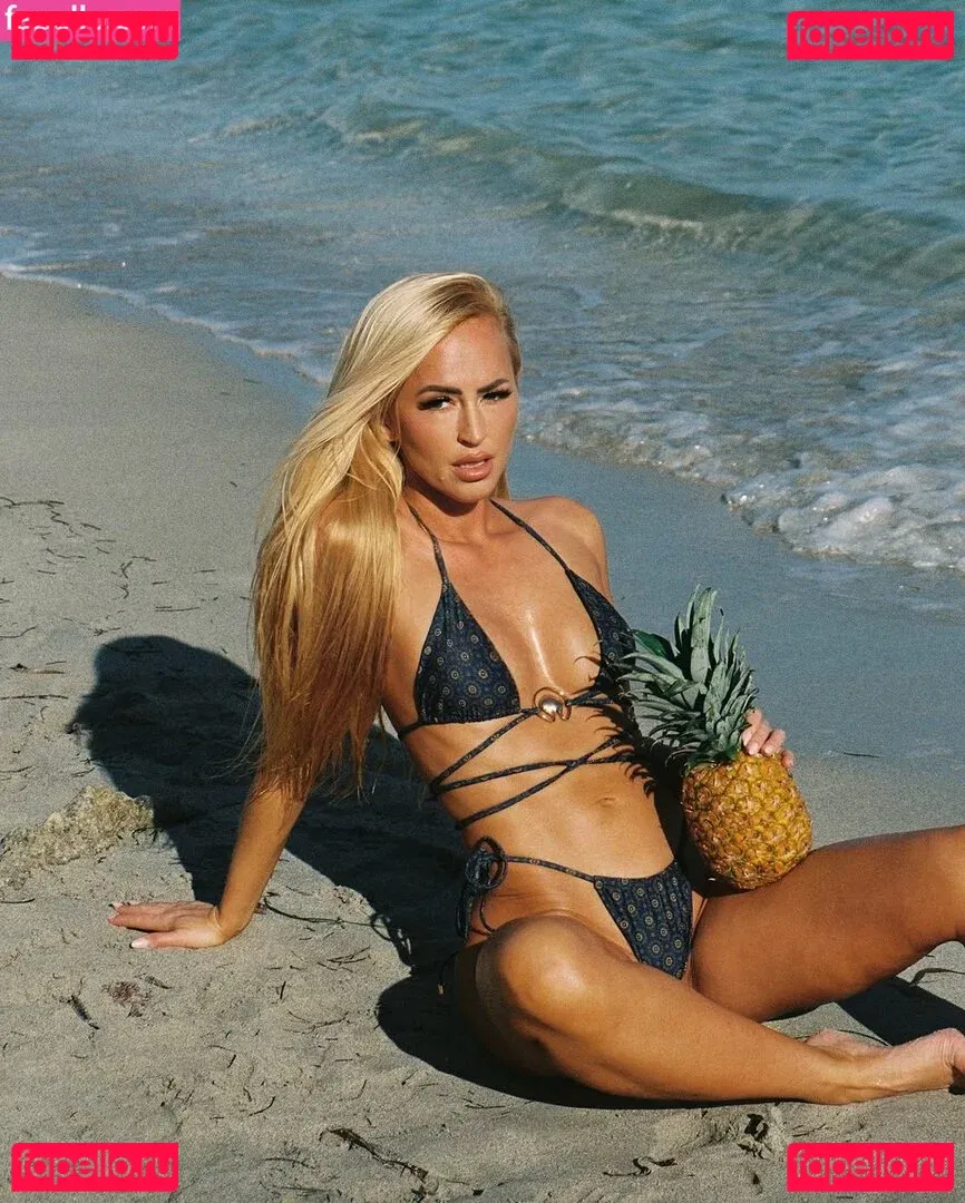 Danielle Moinet Onlyfans Photo Gallery 