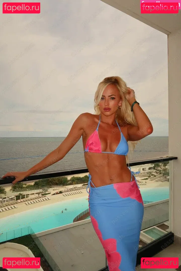 Danielle Moinet Onlyfans Photo Gallery 