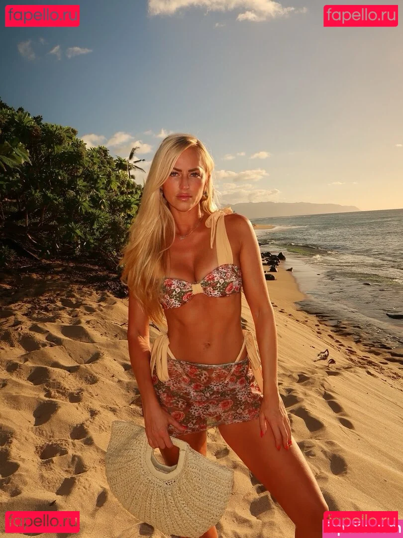 Danielle Moinet Onlyfans Photo Gallery 