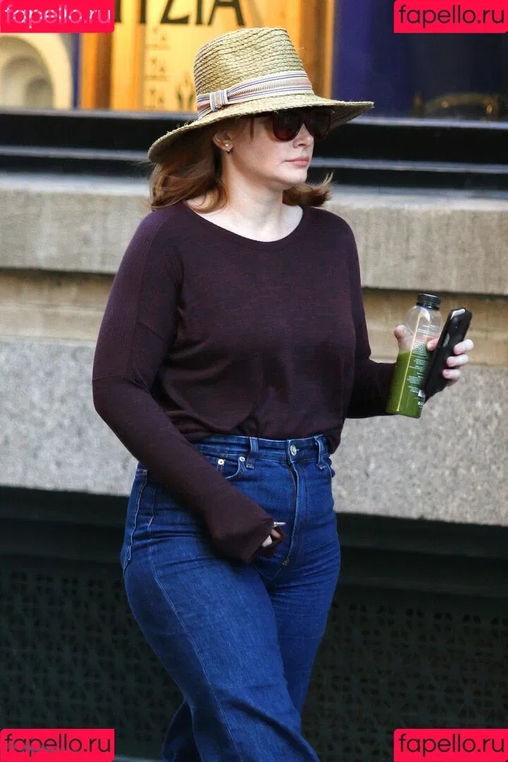 Bryce Dallas Howard Onlyfans Photo Gallery 