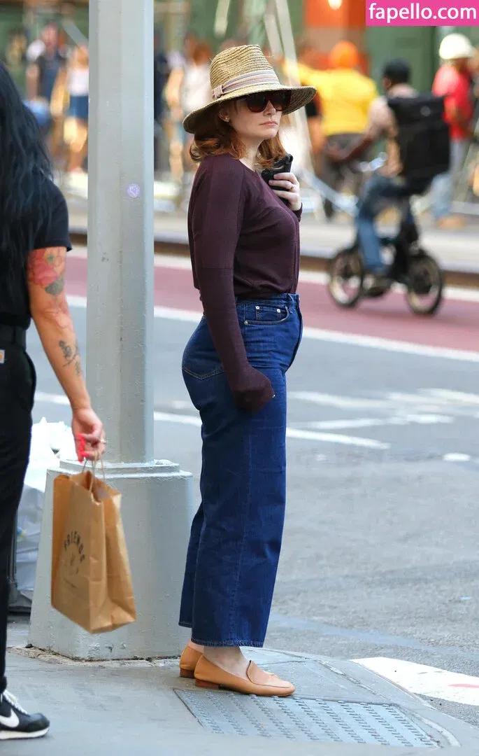 Bryce Dallas Howard Onlyfans Photo Gallery 