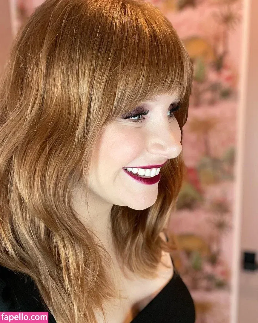 Bryce Dallas Howard Onlyfans Photo Gallery 