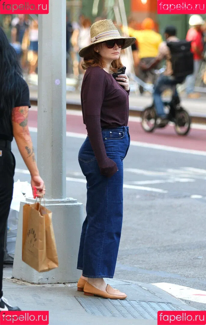 Bryce Dallas Howard Onlyfans Photo Gallery 