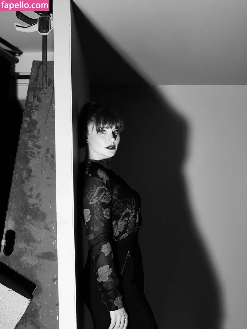 Bryce Dallas Howard Onlyfans Photo Gallery 