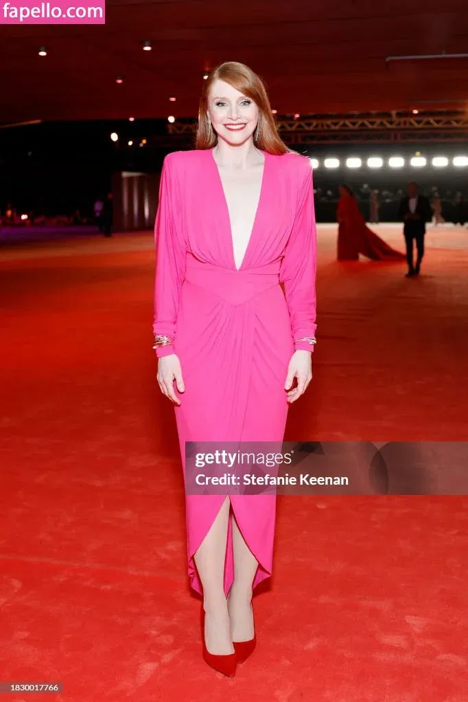 Bryce Dallas Howard Onlyfans Photo Gallery 