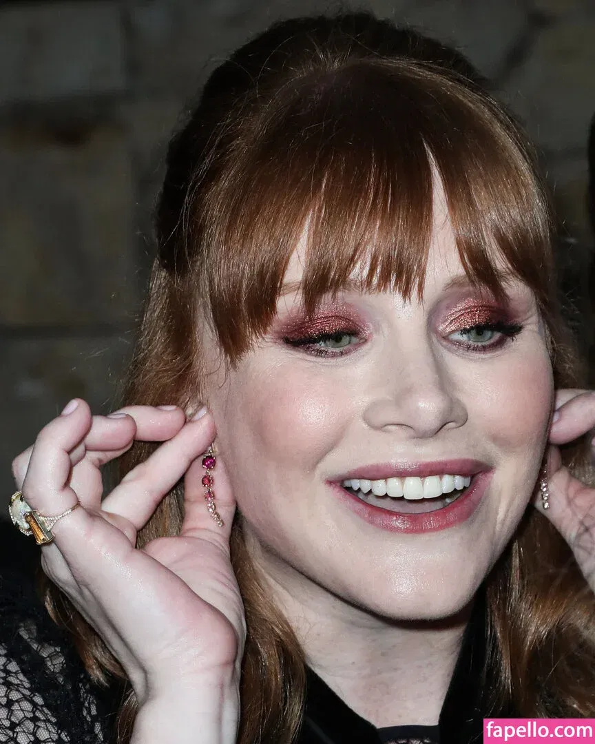 Bryce Dallas Howard Onlyfans Photo Gallery 