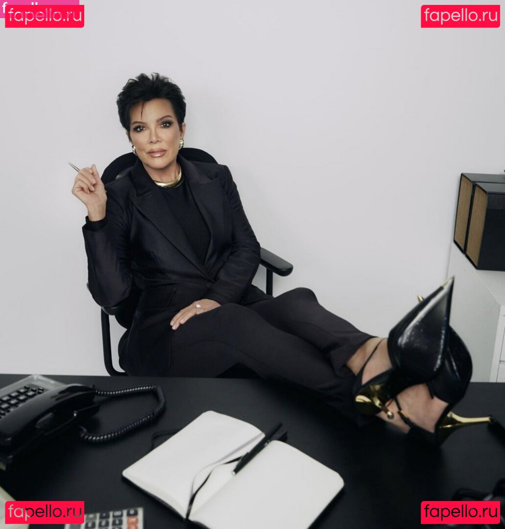 Kris Jenner Nude Onlyfans Photo 31