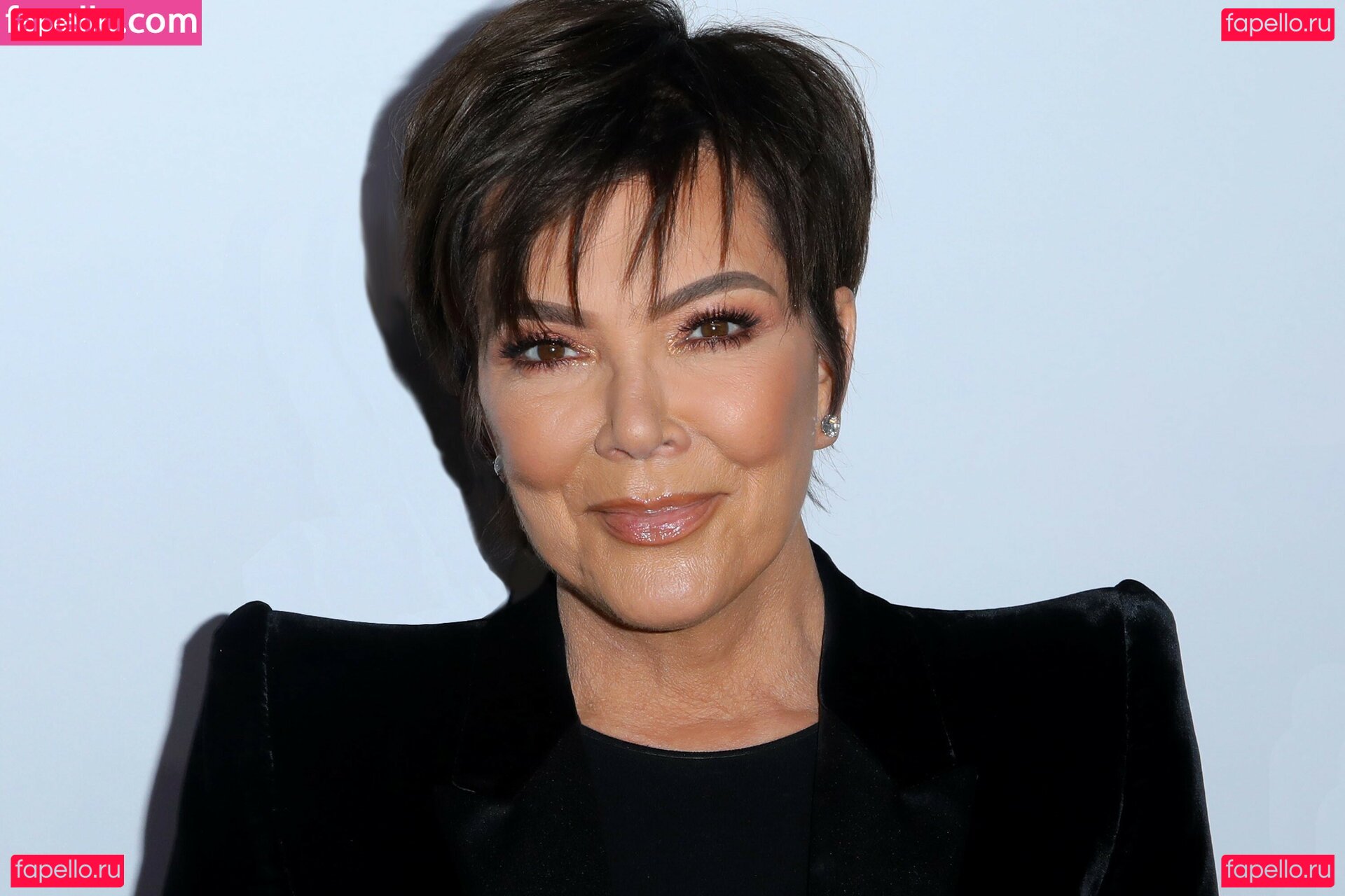 Kris Jenner Nude Onlyfans Photo 20