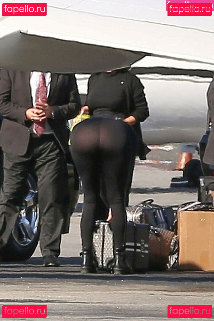 Kris Jenner Nude Onlyfans Photo 14