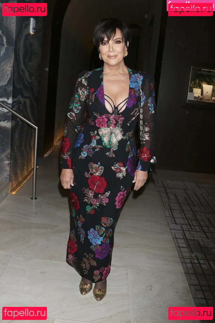 Kris Jenner Nude Onlyfans Photo 11